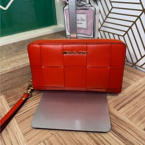 Michael Kors Jet Set Medium Woven Leather Wristlet Wallet – NWT